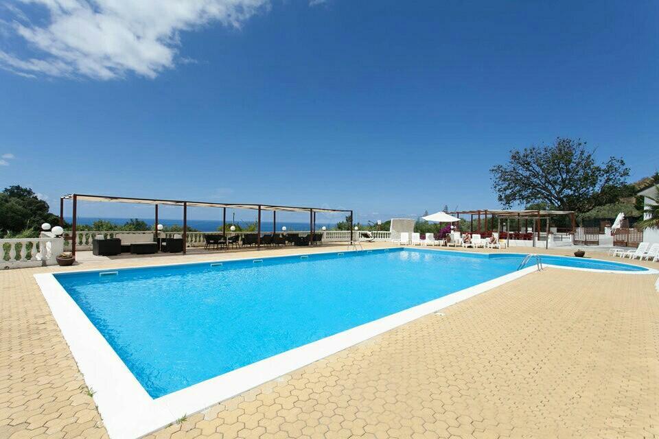 Hotel Diamond Residence Diamante Bagian luar foto