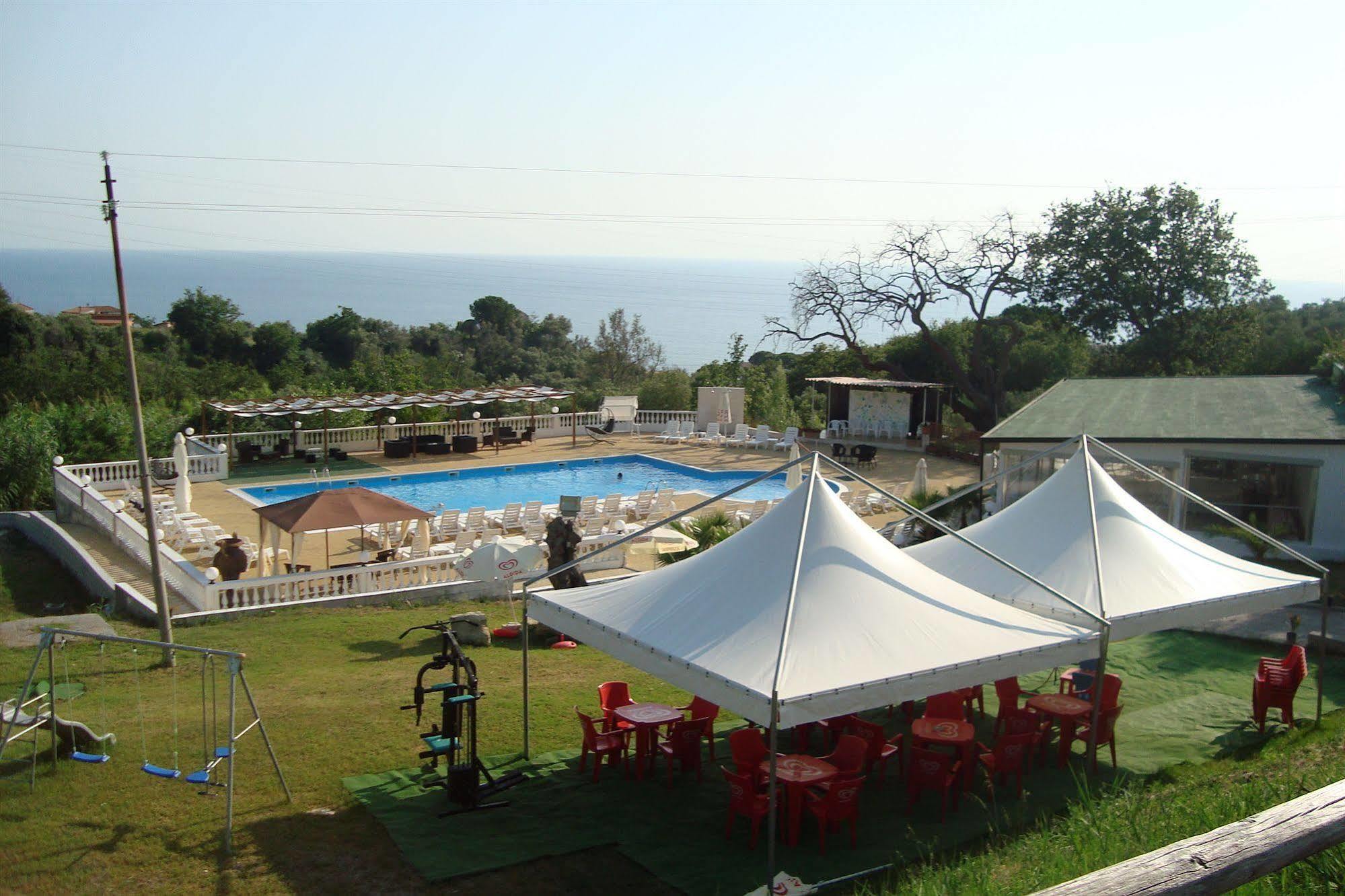 Hotel Diamond Residence Diamante Bagian luar foto